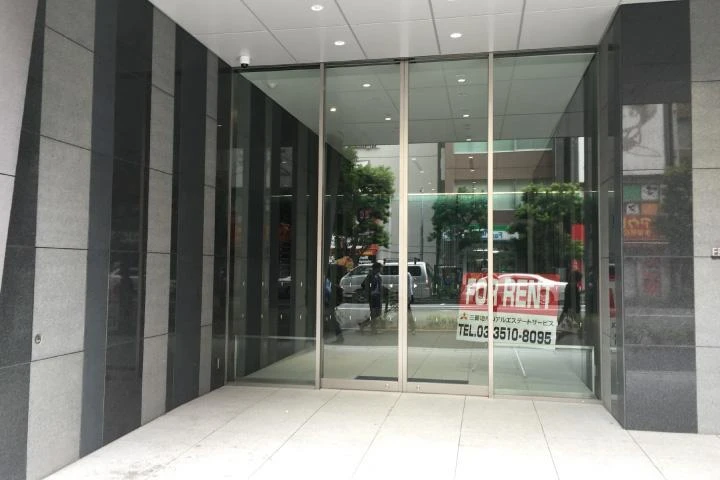 Daiwa西新宿ビル 1F入り口