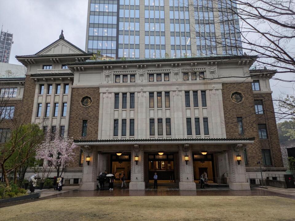九段会館テラス入り口